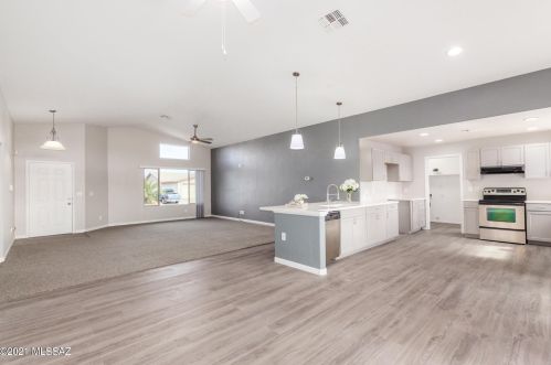 1841 Arroyo Vista Dr, Tucson AZ 85718-5429 exterior