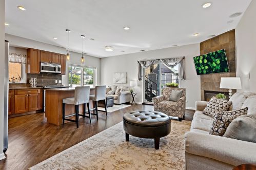 2509 Fullerton Ave, Chicago, IL 60647-3496