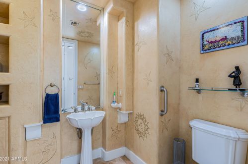 6413 31st St, Phoenix AZ 85008-1127 exterior