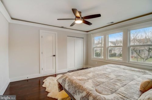 2911 17th St, Washington DC  20018-1825 exterior