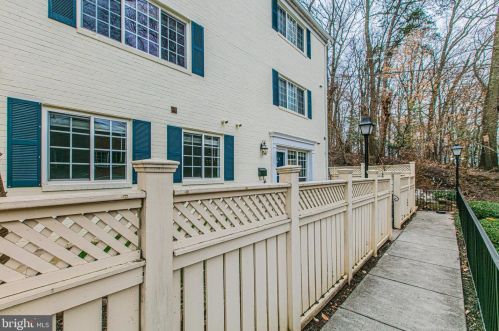 5216 Maris Ave, Alexandria VA  22304-1904 exterior