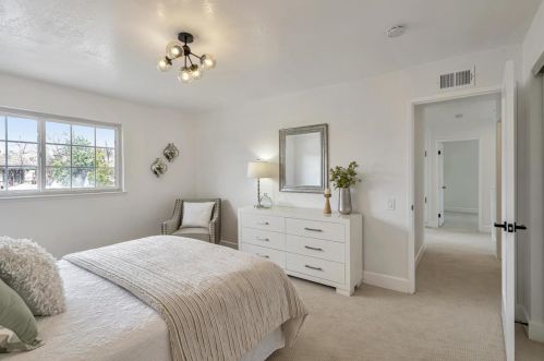 501 Crosslees Dr, San Jose CA  95111-1828 exterior