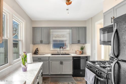 1205 Griswold St, Grand Rapids MI 49507-3814 exterior