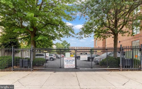 870 28th St, Philadelphia PA  19130-1732 exterior