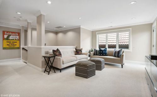 2900 Hermitage Ave, Chicago IL 60609-2733 exterior