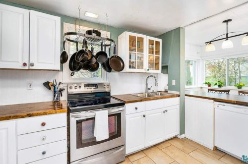 5111 Dodge St, Duluth MN 55804-2436 exterior