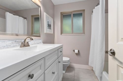 9085 Treasure Way, Sandy UT exterior