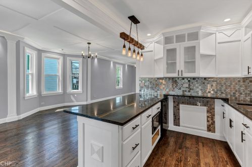 6749 Damen Ave, Chicago IL  60636-3204 exterior