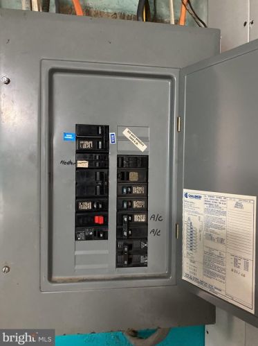 1123 Crestview Rd, Darby PA 19023-1111 exterior