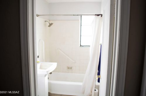 2710 Malvern St, Tucson AZ 85710-4238 exterior