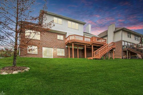 1215 Putnam Cir, Rochester, MI 48307-6045