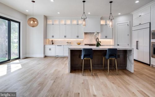 6801 Dillon Ave, Mc Lean VA  22101-4435 exterior