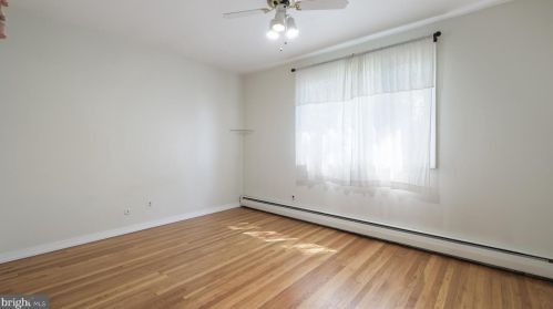 1078 Corn Crib Dr, Huntingdon Valley PA 19006-3306 exterior