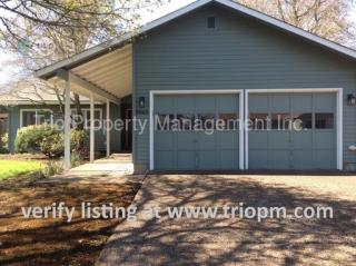 3065 Kentwood Dr, Eugene OR  97401-8210 exterior