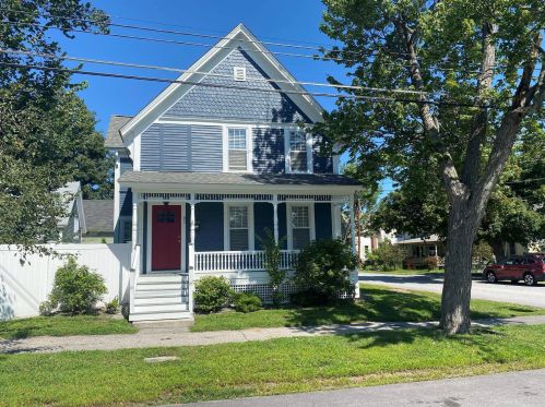 82 Allison St, Concord, NH 03301-2841