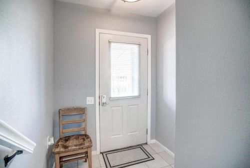 627 Dayton St, Madison WI  53703-2335 exterior