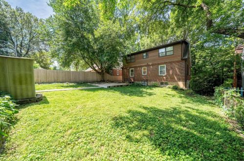 744 Laclede Sta Rd, Saint Louis MO 63117-2048 exterior