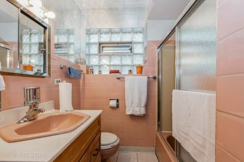 10423 Rhodes Ave, Chicago IL 60628-2940 exterior