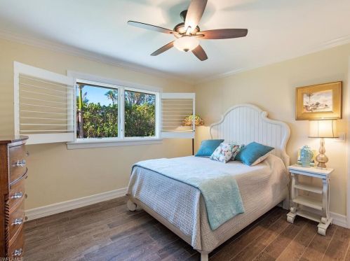 230 Champney Bay Ct, Naples FL 34102-7952 exterior