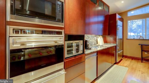 4512 Dolphin Ln, Alexandria VA 22309-3110 exterior