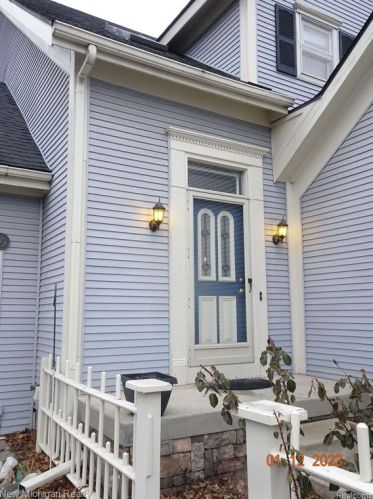 474 Remington Ct, Fenton, MI 48430-3108