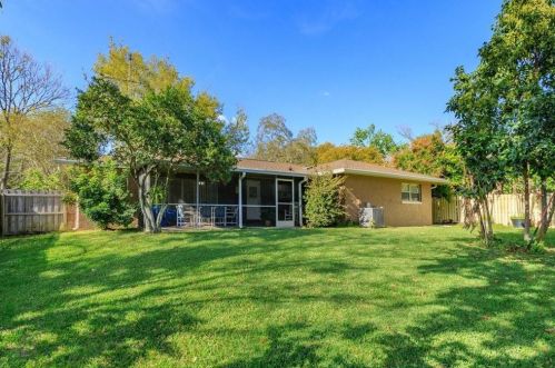 556 Iris St, Altamonte Springs FL 32714-3116 exterior