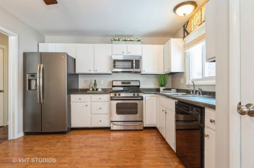 939 Abbington Dr, Bull Valley IL 60014-7817 exterior