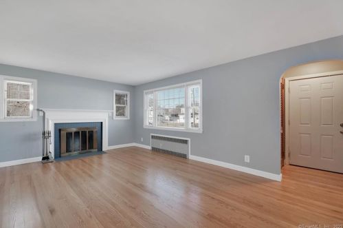 92 Osgood Ave, New Britain CT 06053-2715 exterior