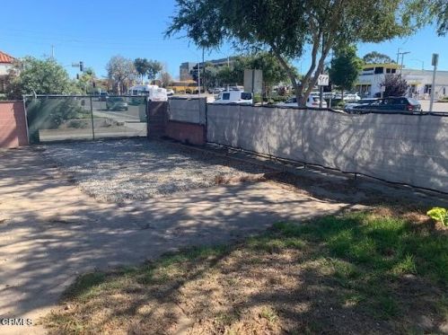 2508 Colonia Ave, Oxnard CA 93036-1230 exterior