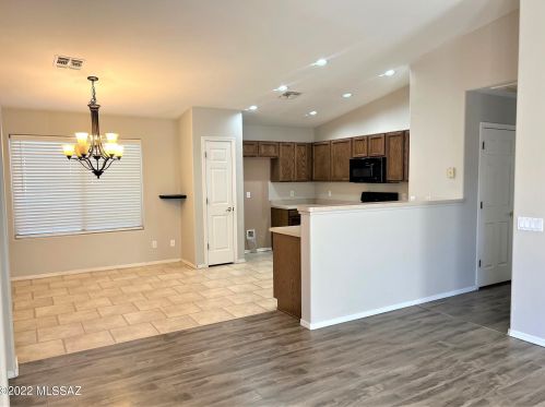 8870 Mountain Spring Dr, Tucson AZ  85747-5659 exterior