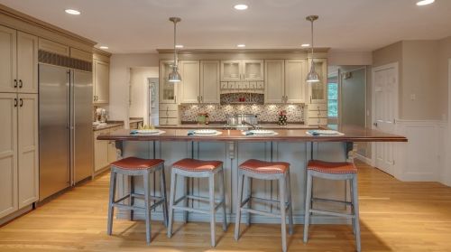 37 Chestnut St, North Andover MA  01845-5211 exterior