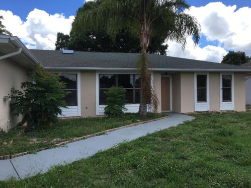 2437 Monterrey Ln, Fort Pierce, FL 34953-2955