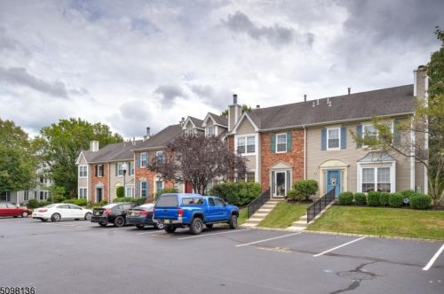 306 Reading Cir, Bridgewater, NJ 08807-7025