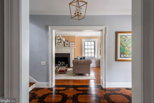 104 Mermaid Ln, Philadelphia PA 19118-3246 exterior