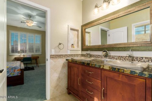 15426 4 Ave, Phoenix AZ 85041-3182 exterior