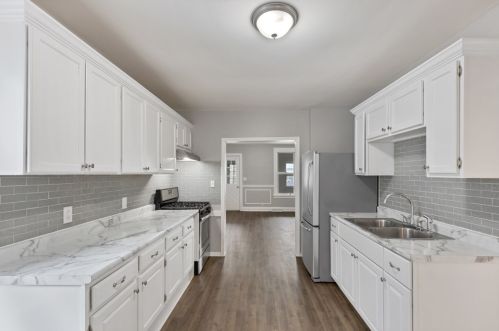 307 Lincoln Ave, Waukegan IL 60085-6361 exterior