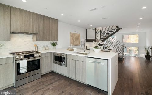 1352 19 St, Philadelphia PA 19146-4665 exterior