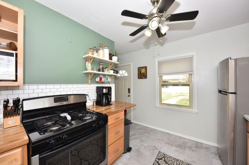 1214 Roadsmeet St, Milwaukee WI  53212-2646 exterior