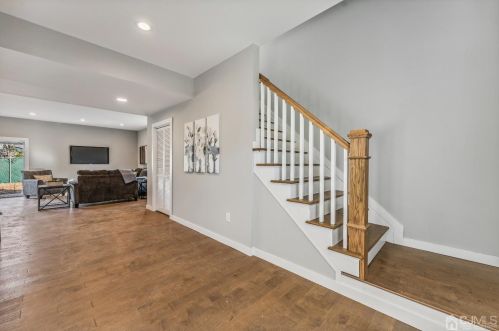 217 Loring Ave, Edison NJ  08817-3634 exterior