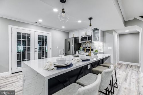 10 Ivy Ln, Glen Burnie MD 21060-7213 exterior