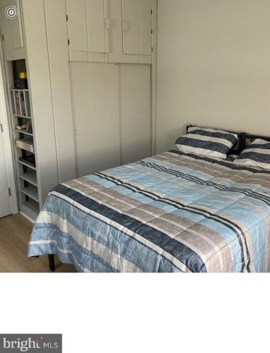 5 Clinton Ave, Camden NJ 08109-2006 exterior