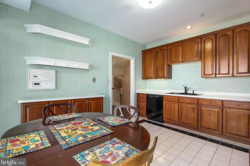 8402 Bells Ridge Ter, Rockville MD 20854-2799 exterior