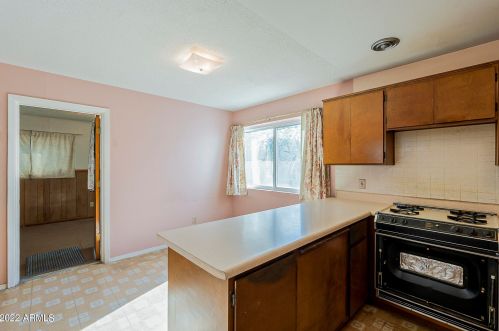 1221 Cinnabar Ave, Phoenix AZ 85020-1816 exterior