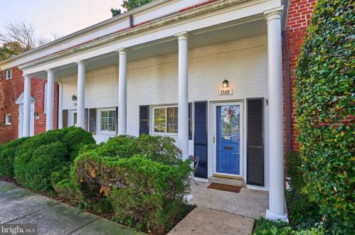 1308 Martha Custis Dr, Alexandria VA  22302-2025 exterior