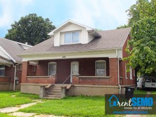 319 Middle St, Cape Girardeau MO  63701-5631 exterior