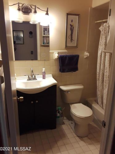 8854 Appomattox St, Tucson AZ 85710-2925 exterior