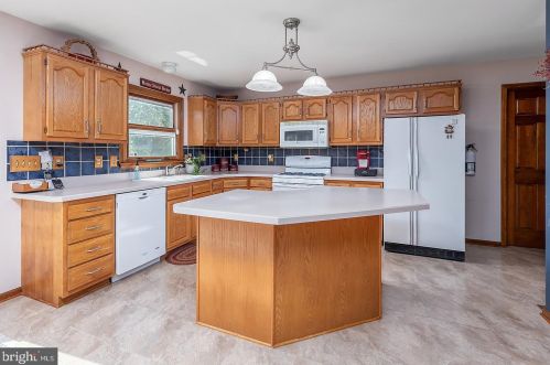 432 Labrador Trl, Harrison Township NJ 08062-3220 exterior