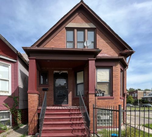 906 71st St, Chicago IL  60621-1720 exterior