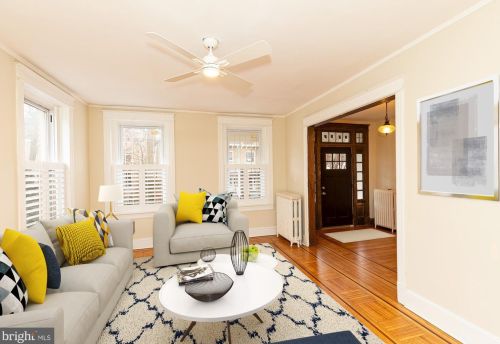 1647 Hobart St, Washington DC  20009-3704 exterior