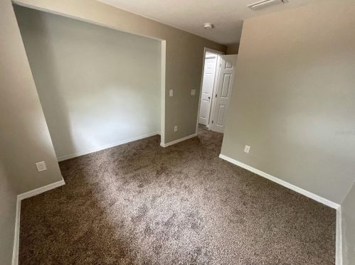 2608 111 Ave, Tampa FL 33612-6243 exterior